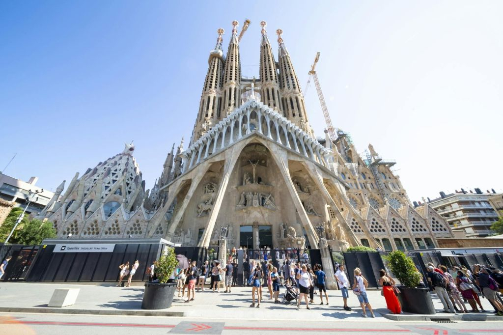 Sagrada Familia: Biglietto con accesso rapido + Tour guidato
