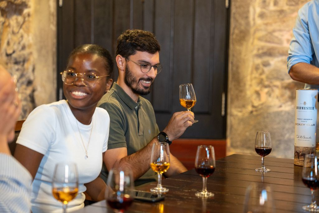 Porto: Tour della città in tuk tuk + visita guidata alla cantina del vino Porto con degustazione