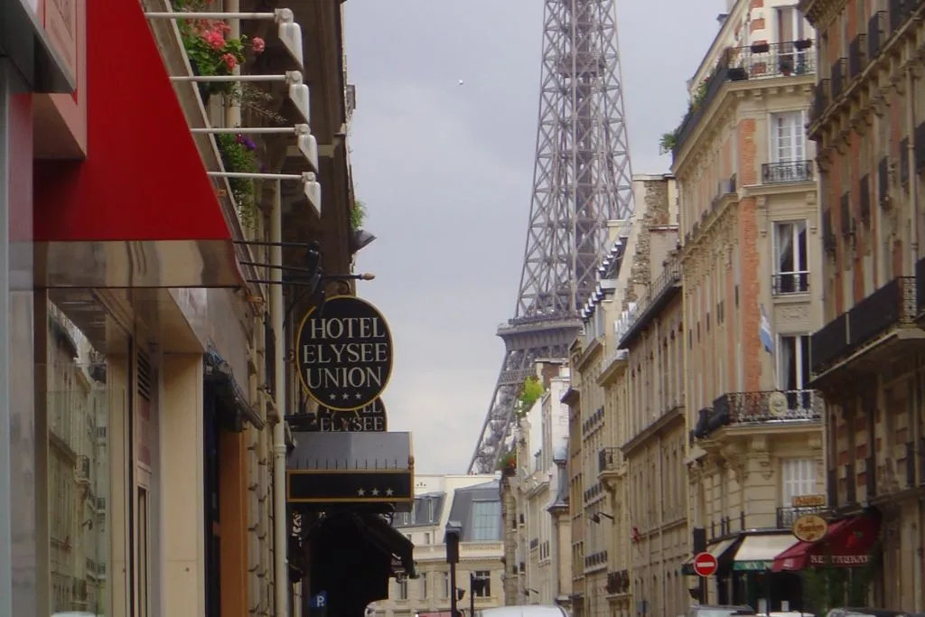 Tastes Around the Tower: Gourmet Tour of Rue Cler