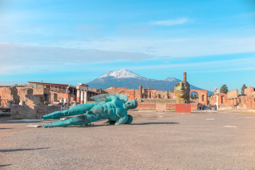 Positano & Pompeii: Small-Group Day Trip from Naples