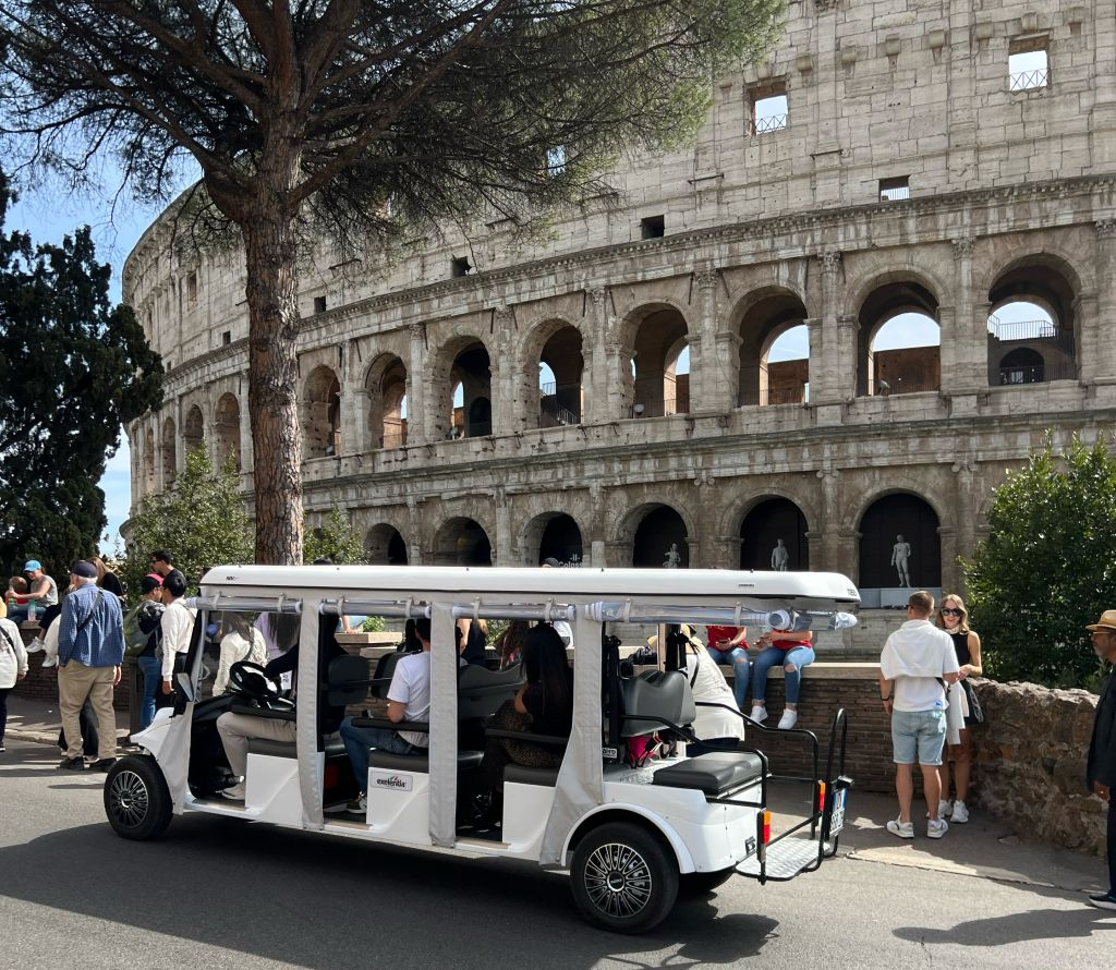 Rome: Small-Group Golf Cart Guided Tour