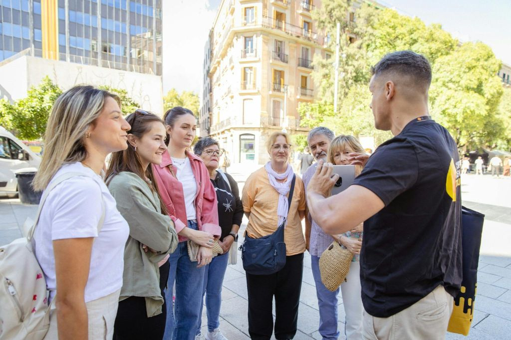 Barcelona: Historic City Walking Tour