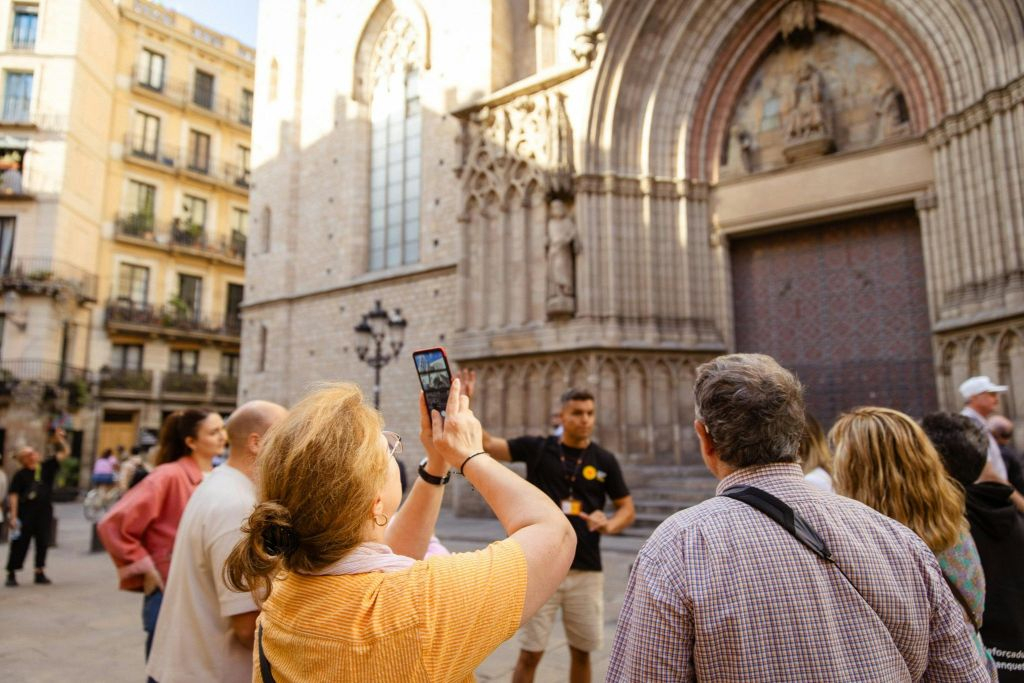 Barcelona: Historic City Walking Tour
