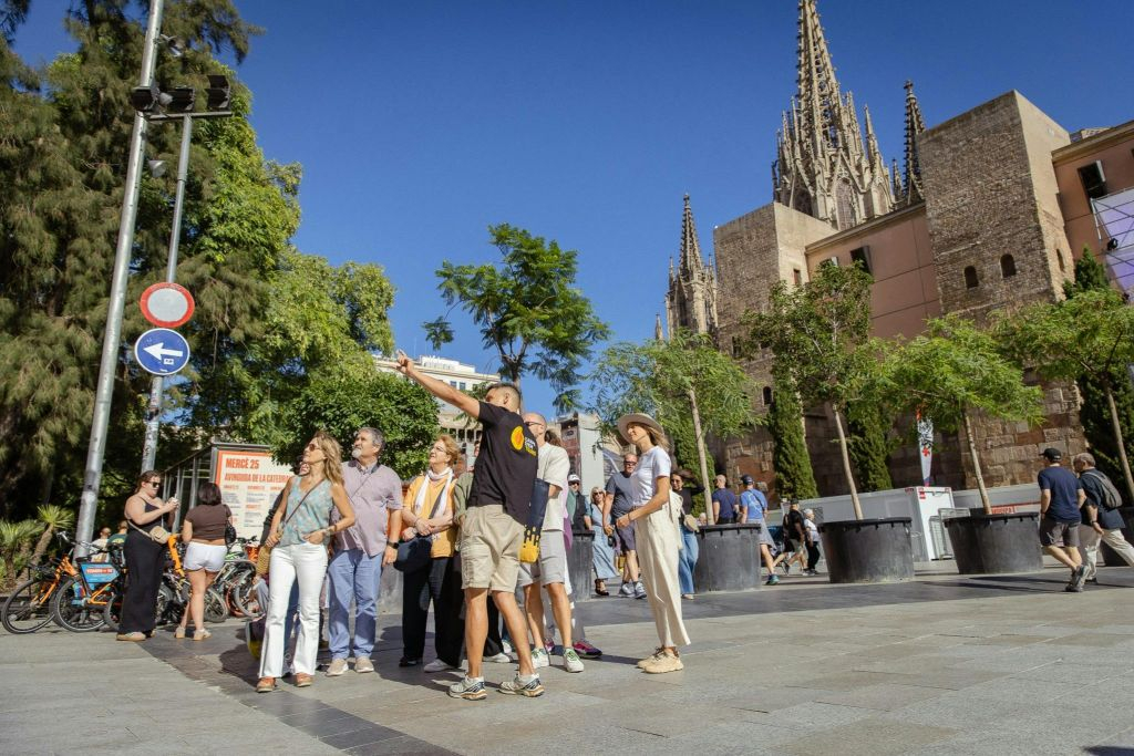 Barcelona: Historic City Walking Tour