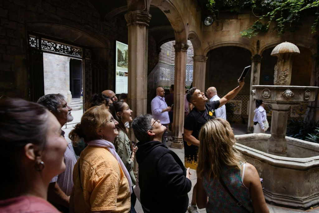 Barcelona: Historic City Walking Tour
