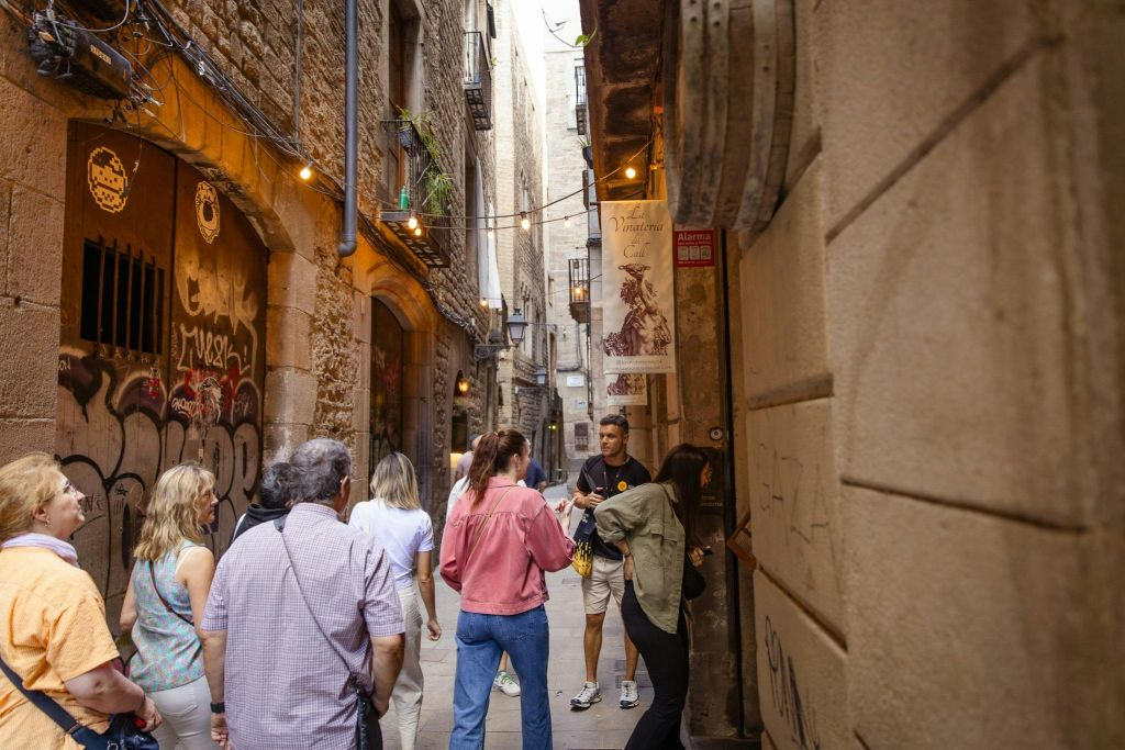 Barcelona: Historic City Walking Tour
