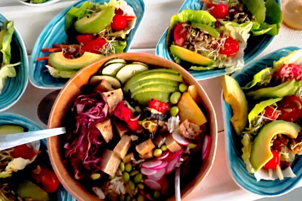 Barcelona: Sailing with Yoga, Vegan Cuisine and Drinks by "Nautical Namaste"