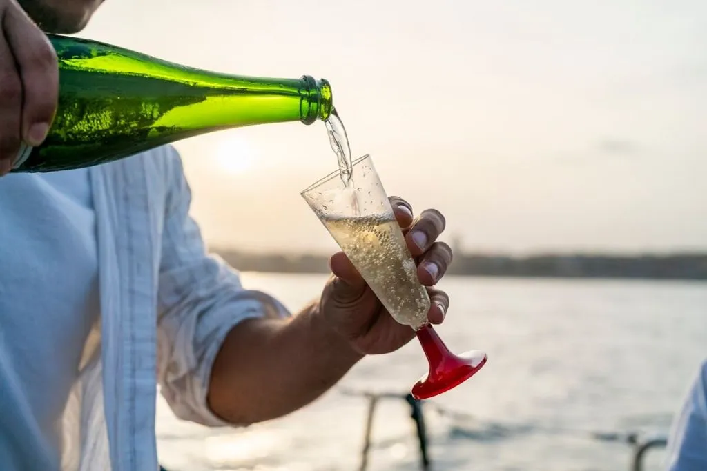 Barcelona: Small Group Sailing with Drinks & Snacks