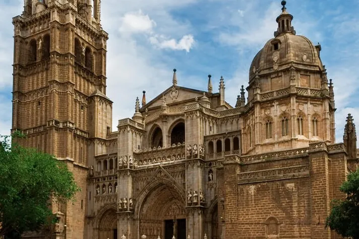 From Madrid: Full-Day Medieval Tour in Toledo and Avila