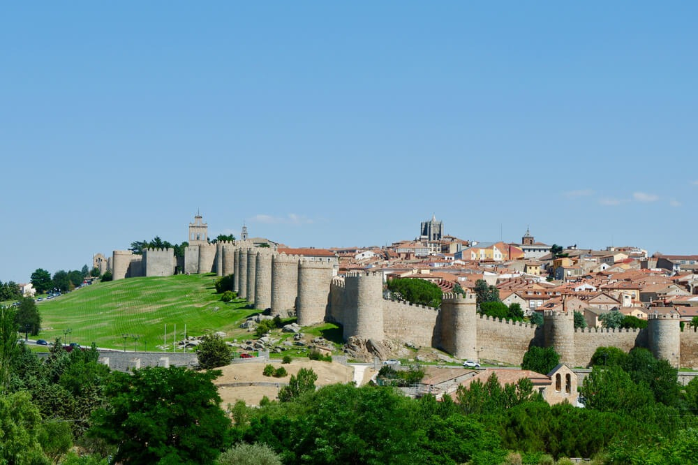 From Madrid: Full-Day Medieval Tour in Toledo and Avila