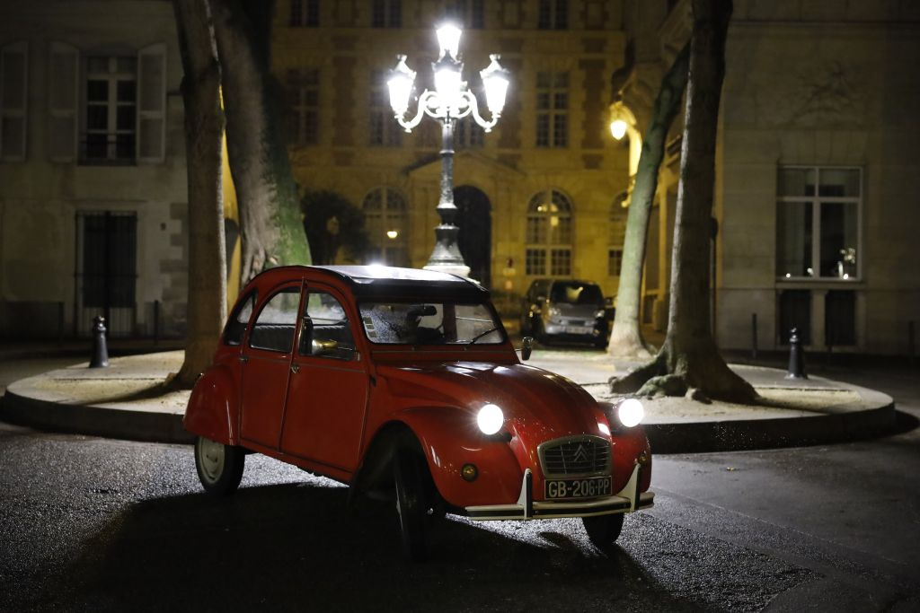 Private Visit 2CV Secret Paris