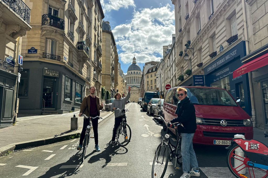 I punti salienti della città da vedere con un tour in bicicletta di piccolo gruppo con una guida locale