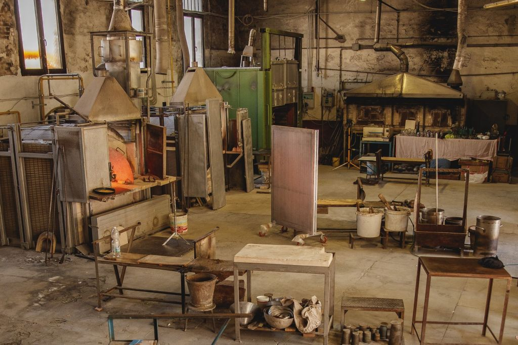 Murano & Burano: Boat Tour with Glass Blowing from Venice