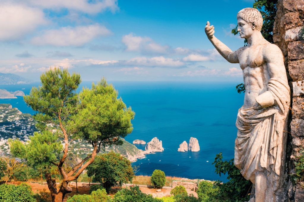 Capri: Boat Tour + Free Time on Island + Roundtrip from Salerno