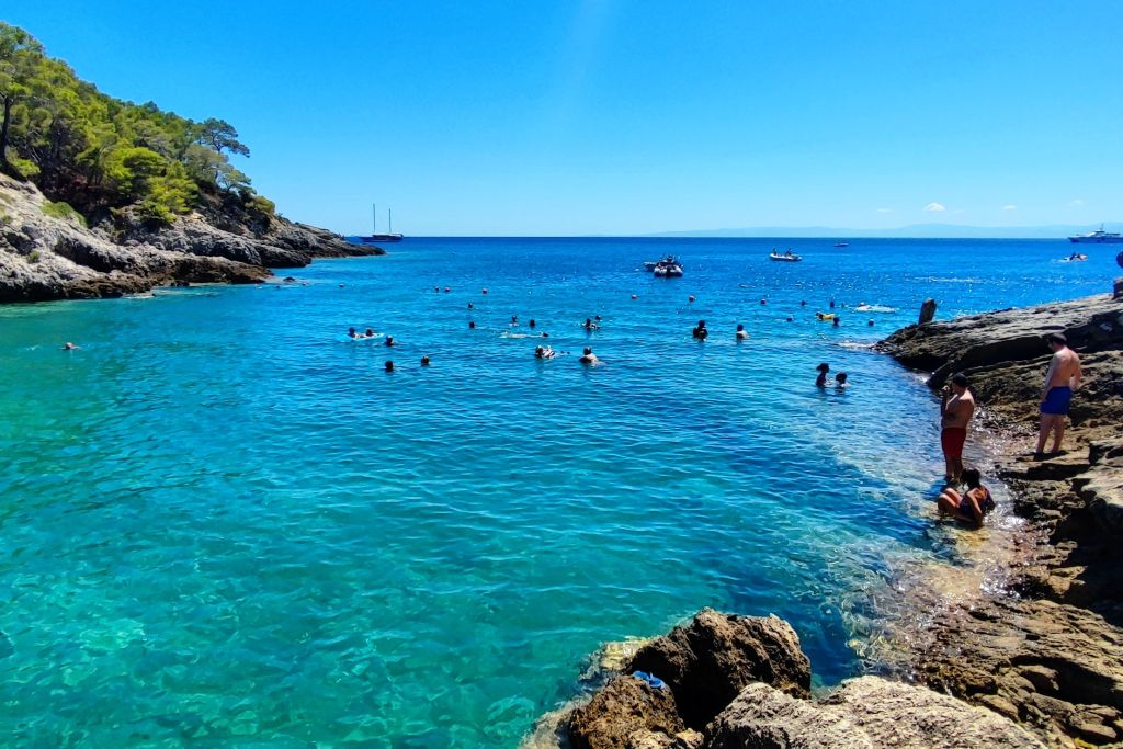 Isole Tremiti da Rodi Garganico: Tour delle isole in traghetto e in barca