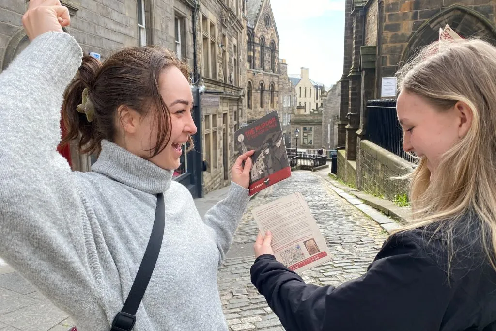 "The Murder on the Royal Mile: Interactive Mystery Hunt in Edinburgh"