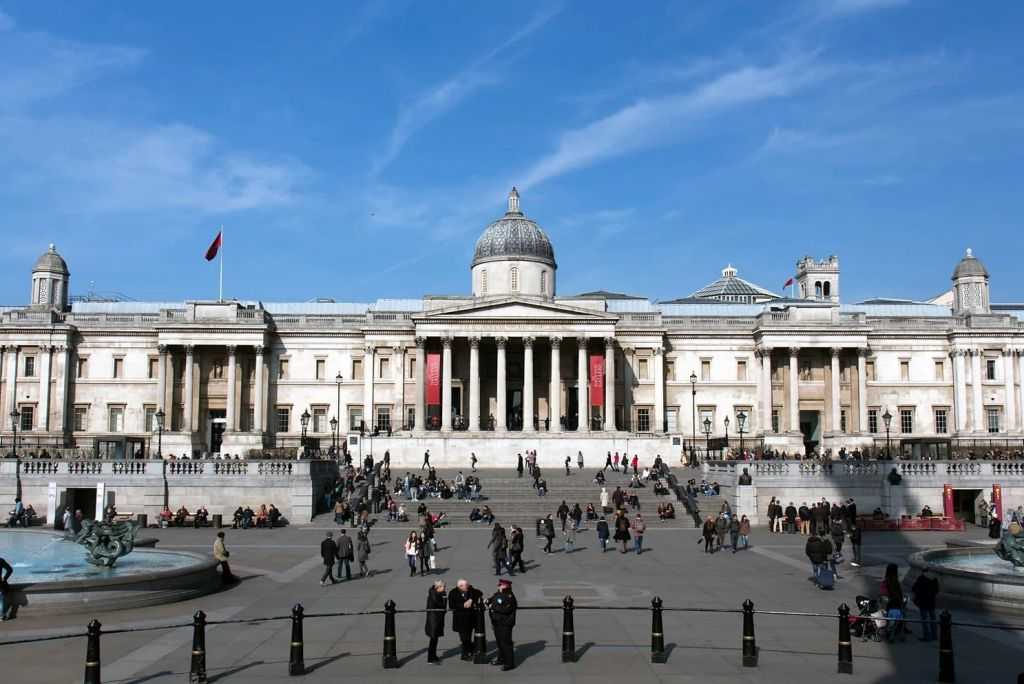 "L'omicidio di Trafalgar Square: Caccia al mistero interattiva a Londra"