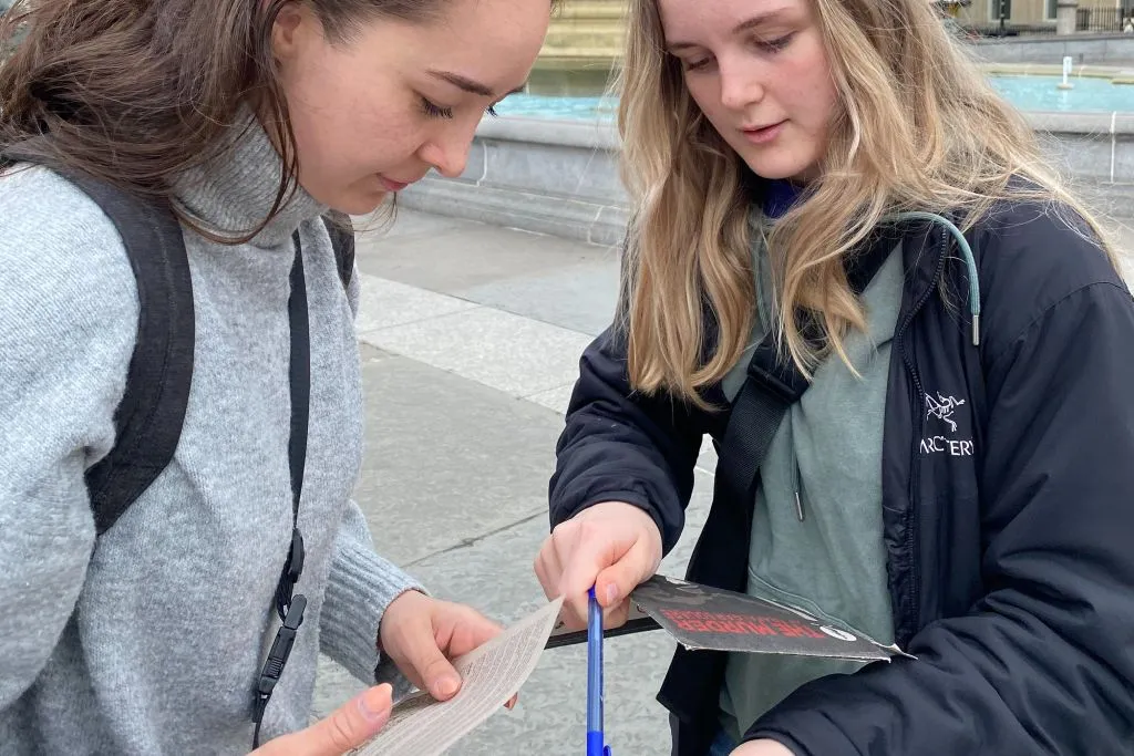 "The Murder at Trafalgar Square: Interactive Mystery Hunt in London"