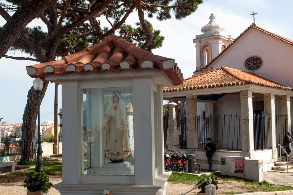 Lisbon: 3-Hour Private Electric Tuk Tuk Tour