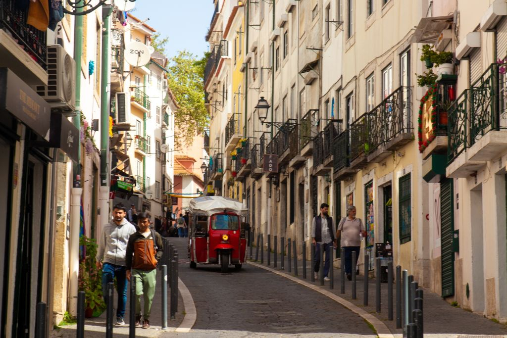 Lisbon: 3-Hour Private Electric Tuk Tuk Tour