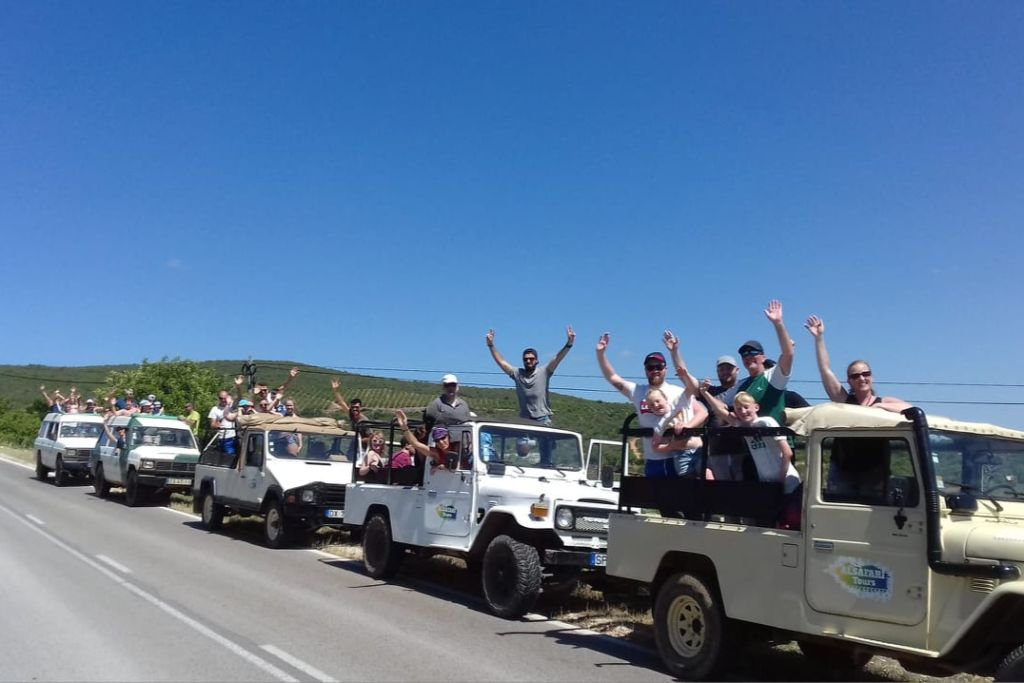 Algarve: Sunset Jeep Safari Tour with Dinner