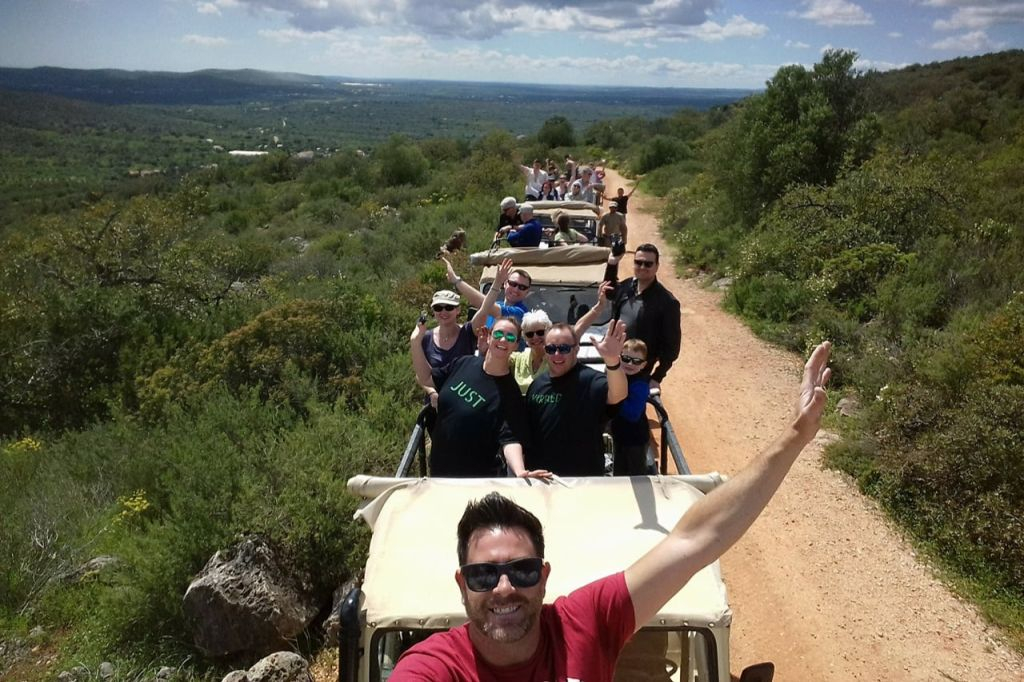 Algarve: Sunset Jeep Safari Tour with Dinner