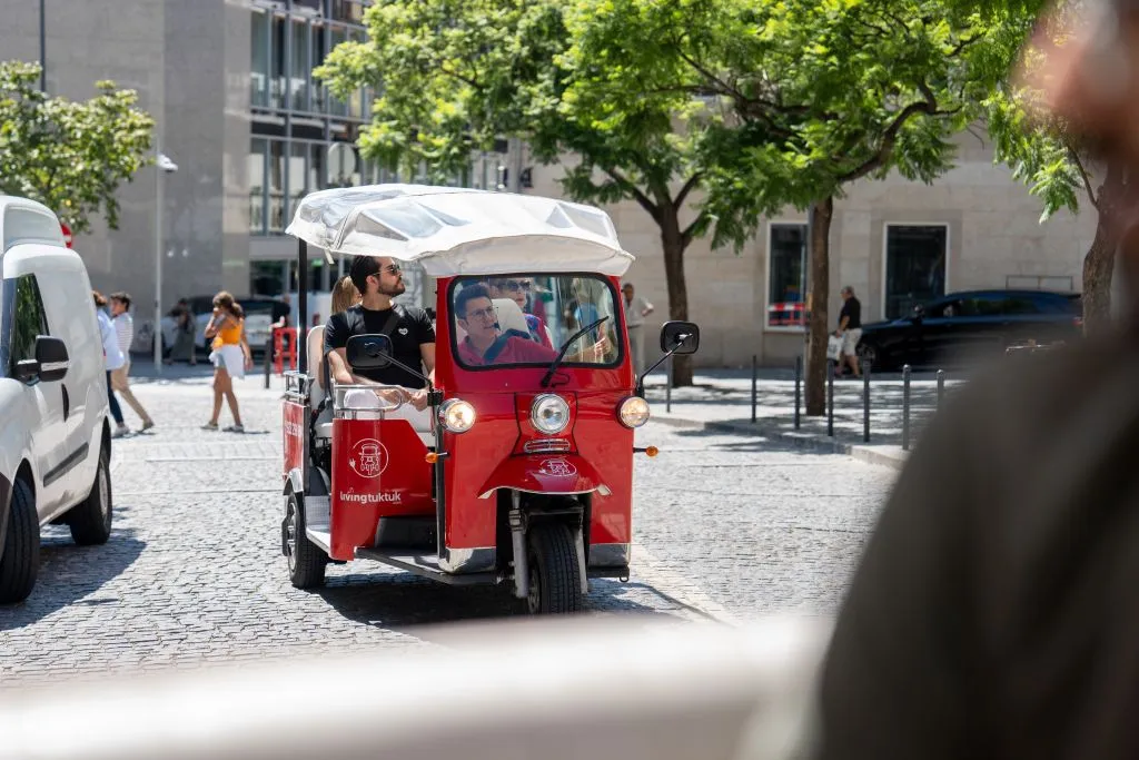 Porto: Personalised Private Tuk Tuk Tour
