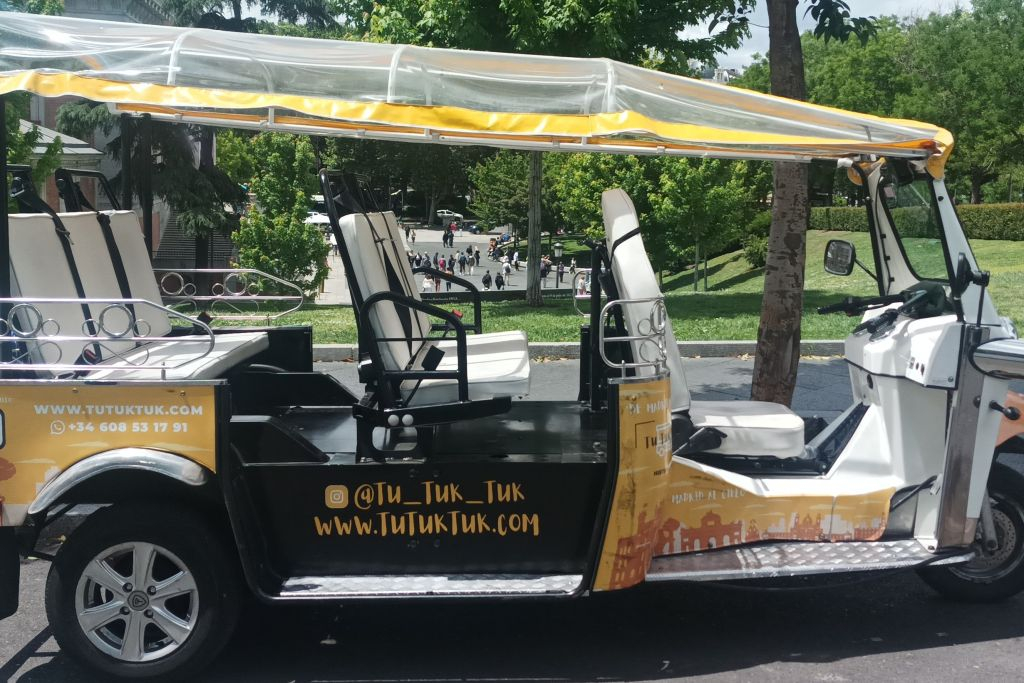 Madrid: Tuk Tuk City Tour