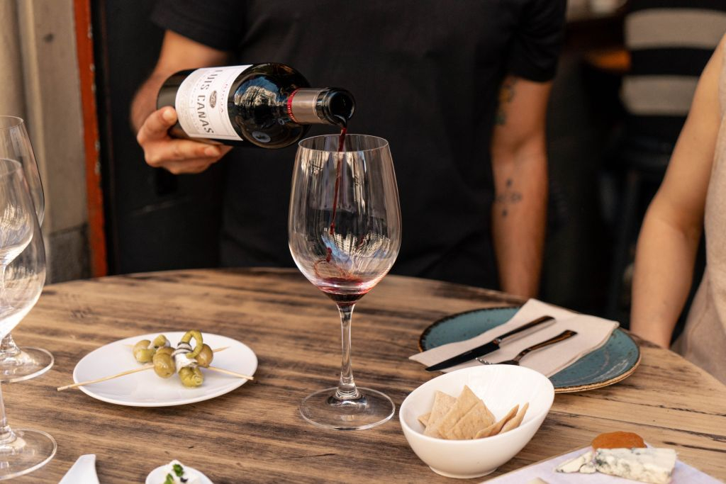 Barcelona: Food and Wine Tour with a Sommelier