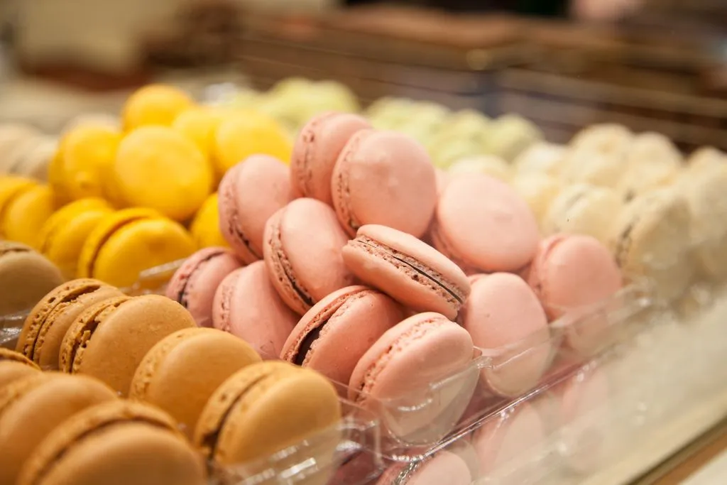 "Saint-Germain-des-Prés Pastry and Chocolate Tasting Tour in Paris"