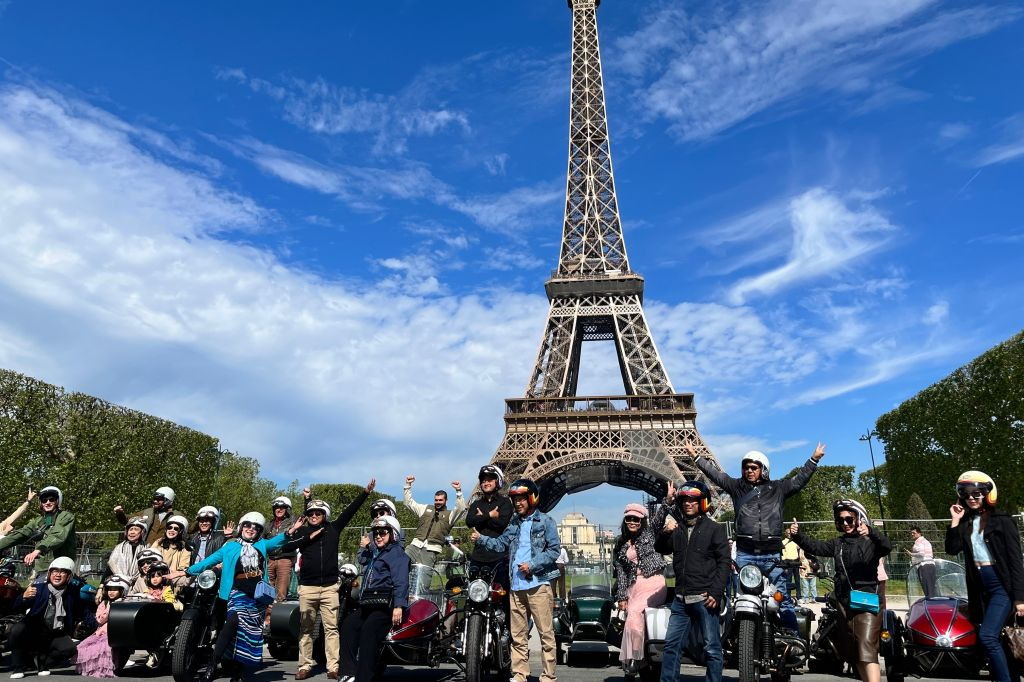 Sidecar Monuments Tour in Paris