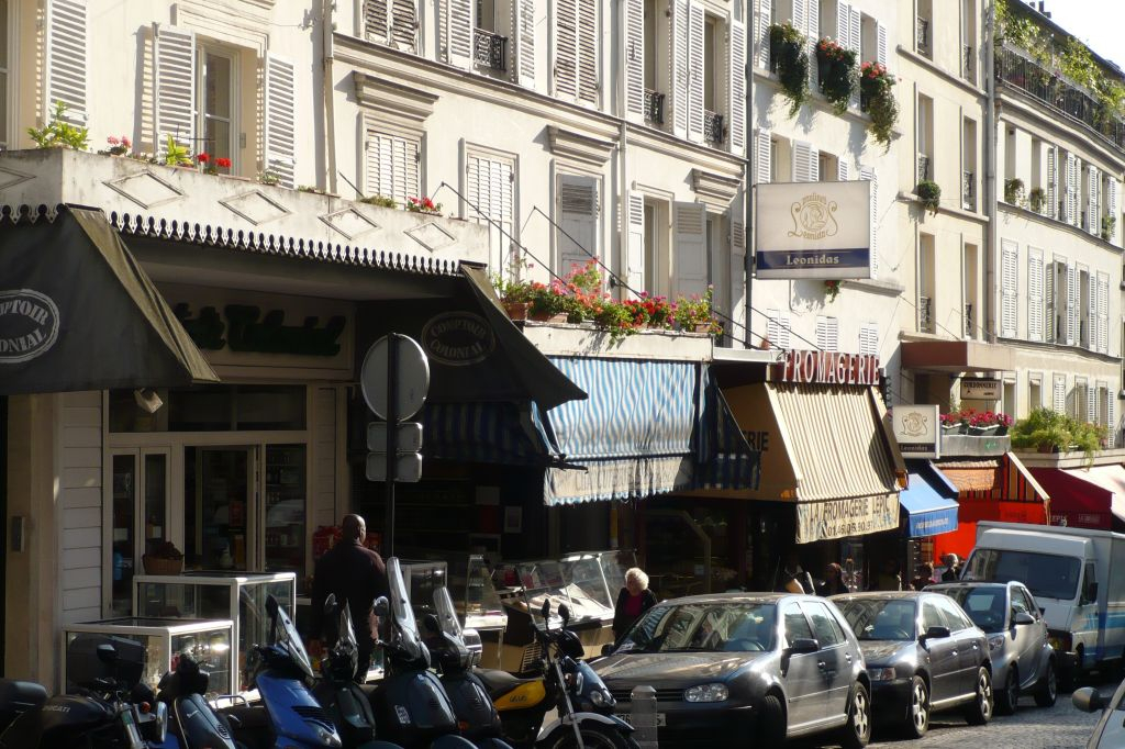 Montmartre Paris: Local Gastronomy Tour