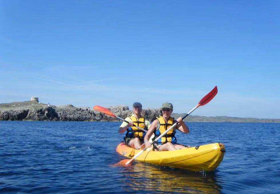 Excursión en Kayak por Fornells (Menorca)