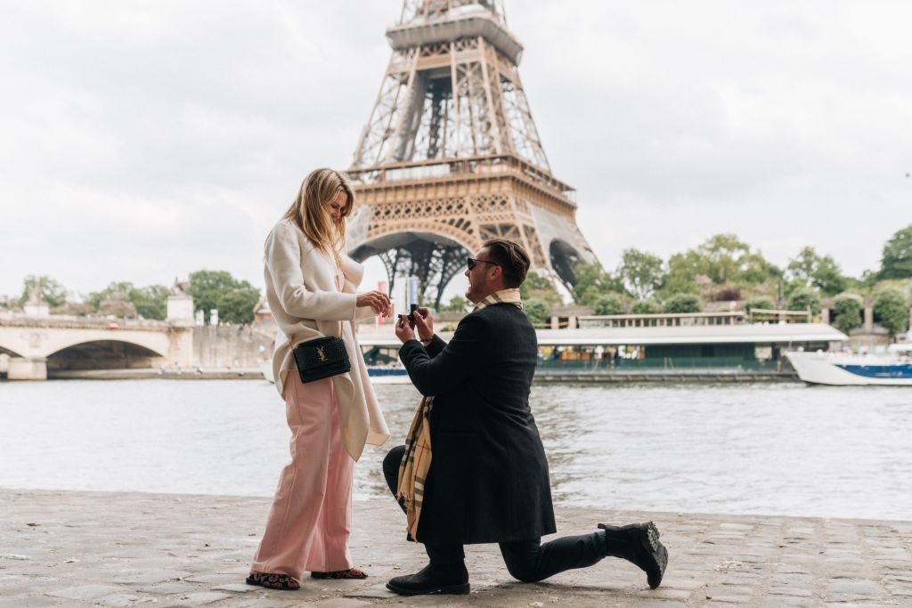 A Professional Vacation Photographer in Paris: Private Tour