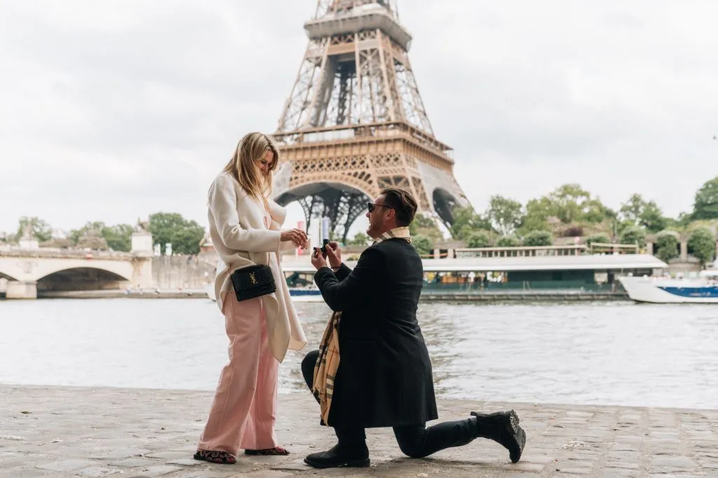 A Professional Vacation Photographer in Paris: Private Tour