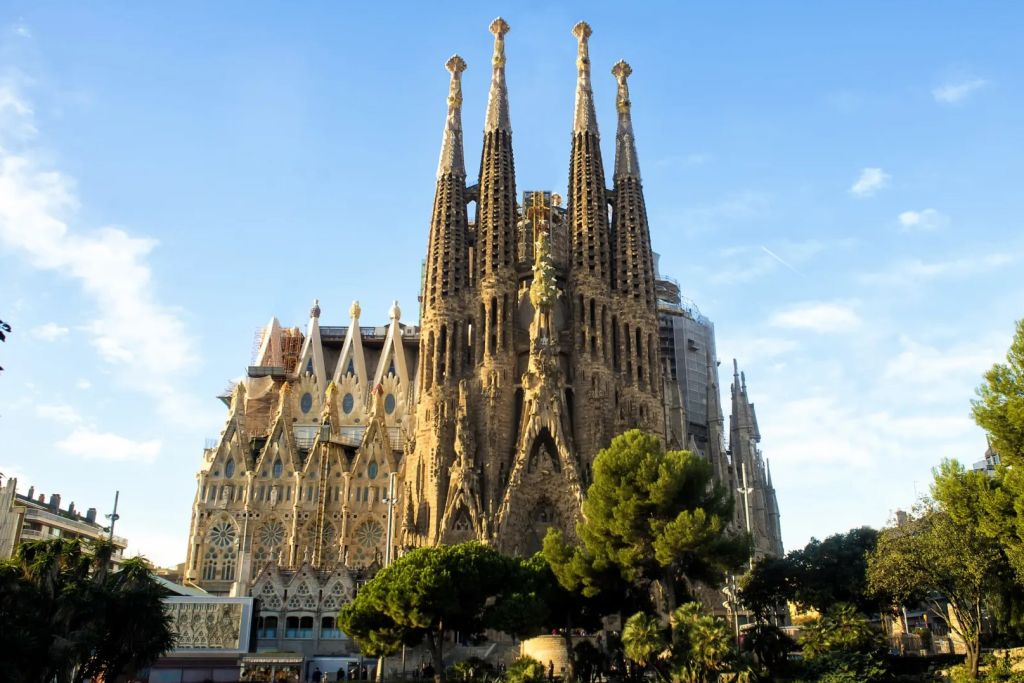 Sagrada Familia: Biglietto salta-coda + Tour guidato