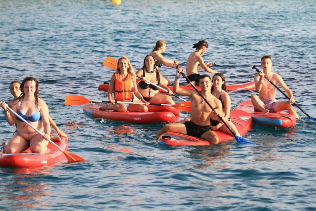 Ibiza: Excursión en barco al mediodía Cala Bassa, Cala Comte y Cuevas