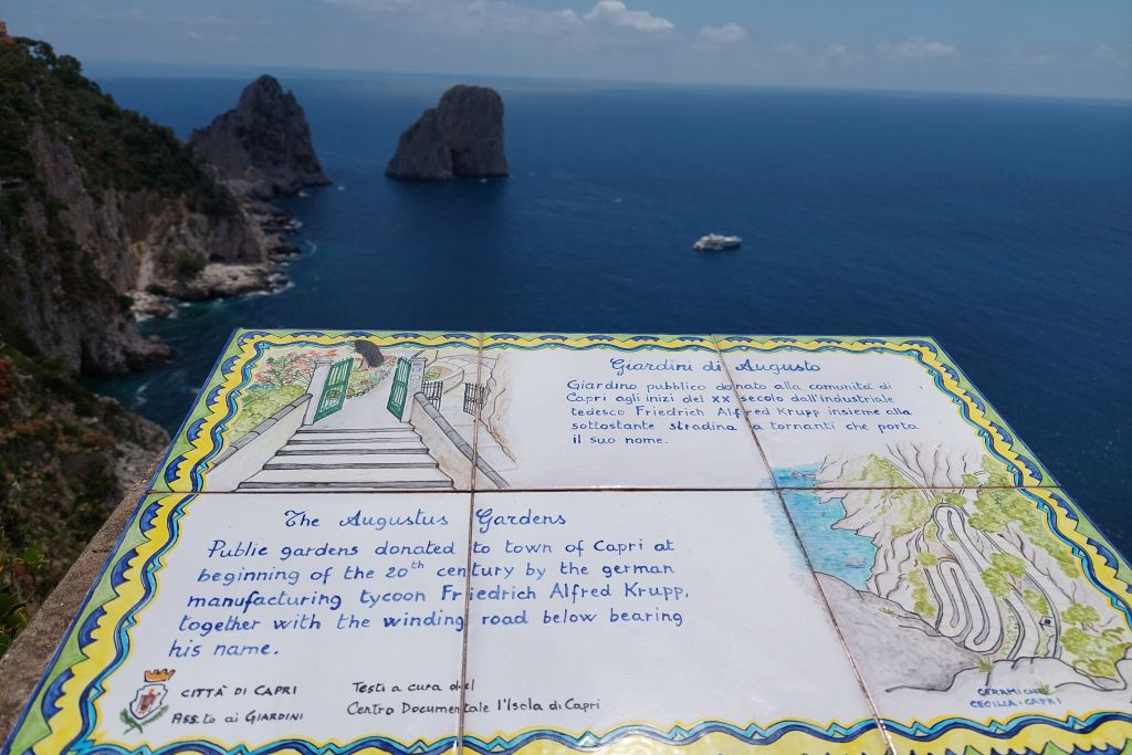 Capri and Anacapri: Boat Tour + Roundtrip Hydrofoil from Sorrento