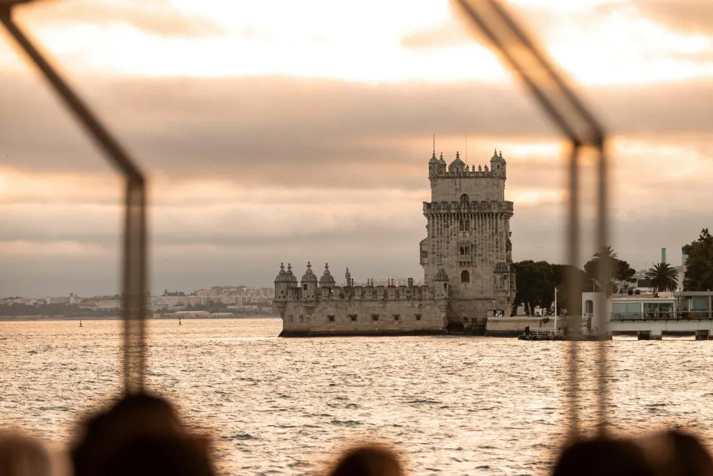 Lisbon: Tagus River Yellow Boat Sunset Tour