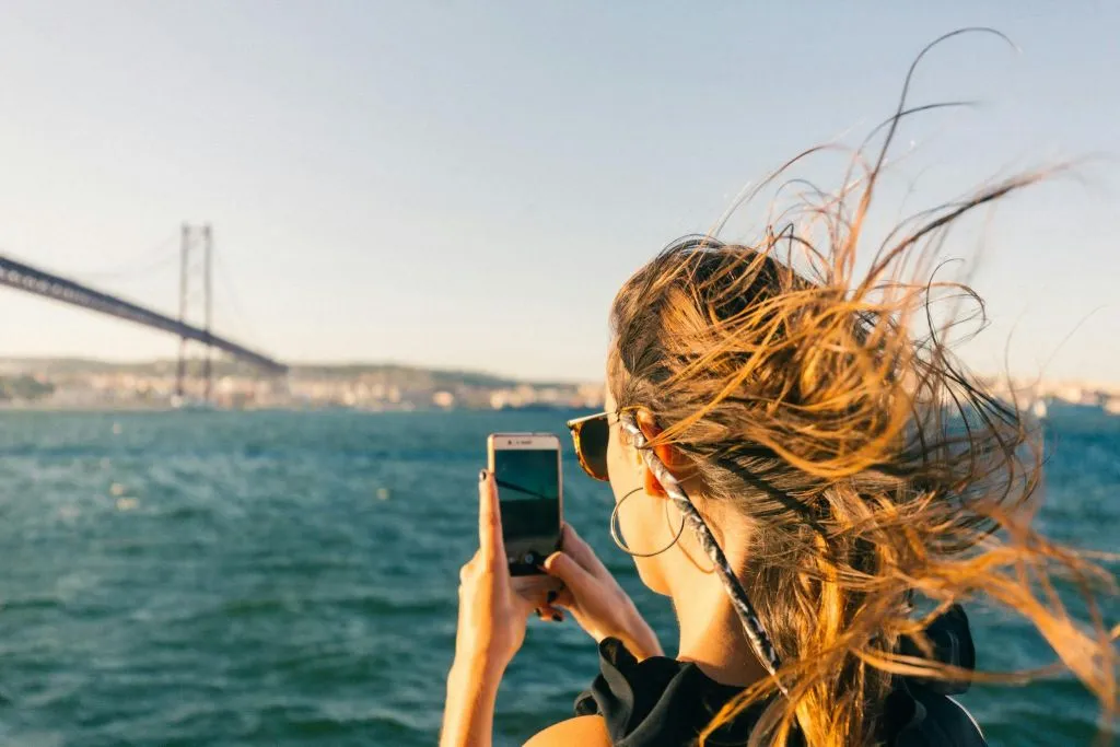 Lisbon: Tagus River Yellow Boat Sunset Tour