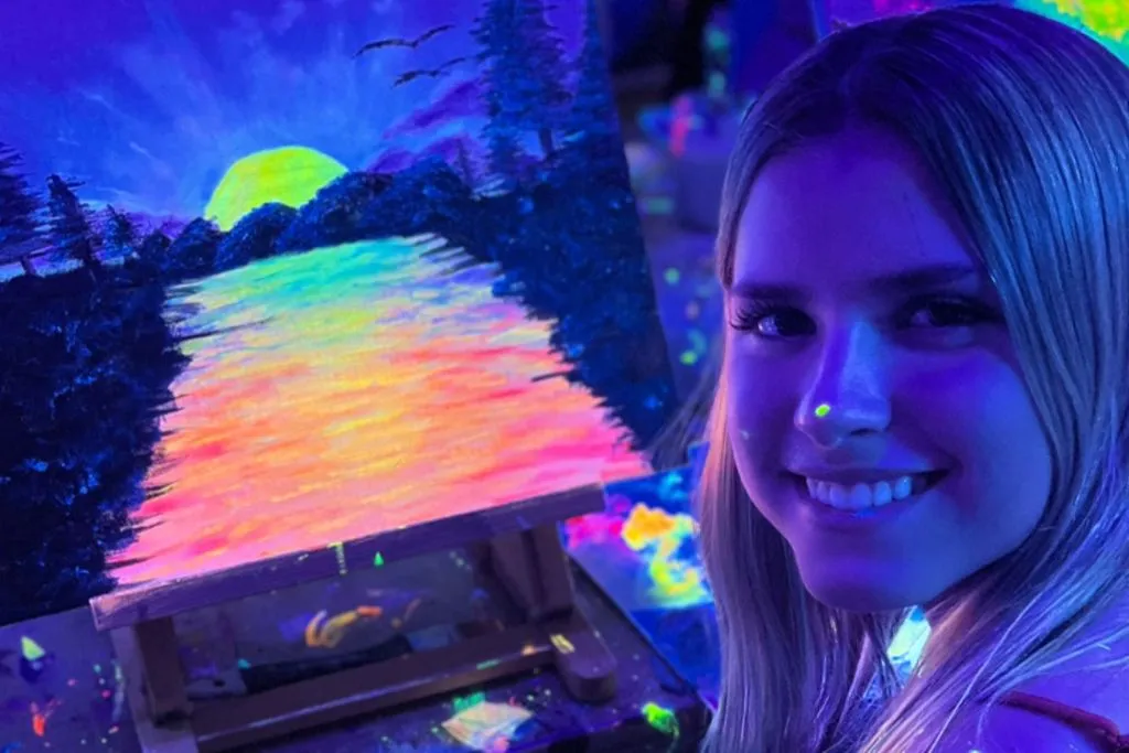 Wine Gogh Glow Academy: Paint & Wine Workshop