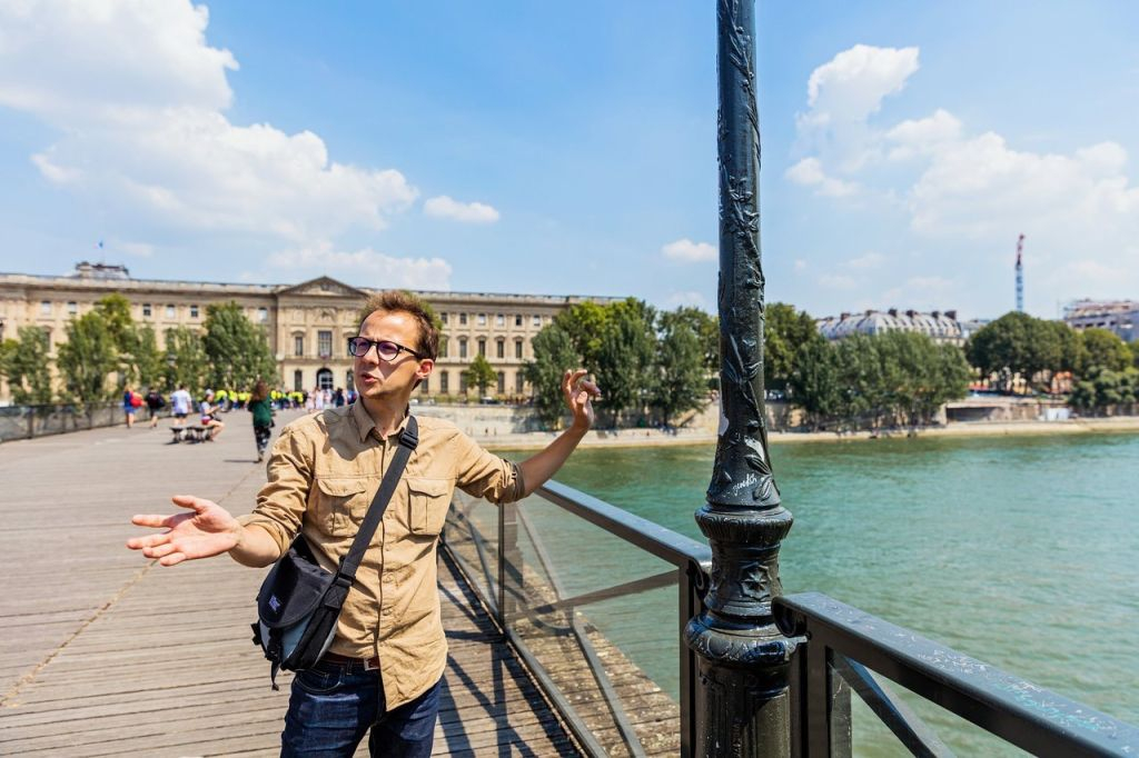 Paris: Semi-Private Walking Tour