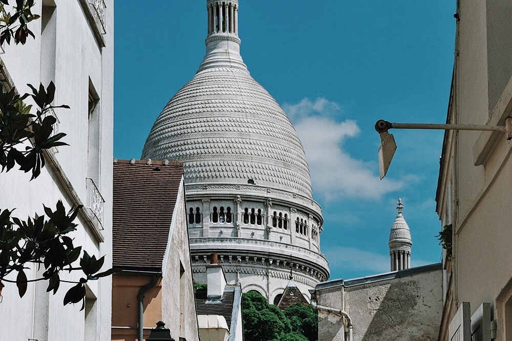 Montmartre: Semi-Private Guided Walking Tour