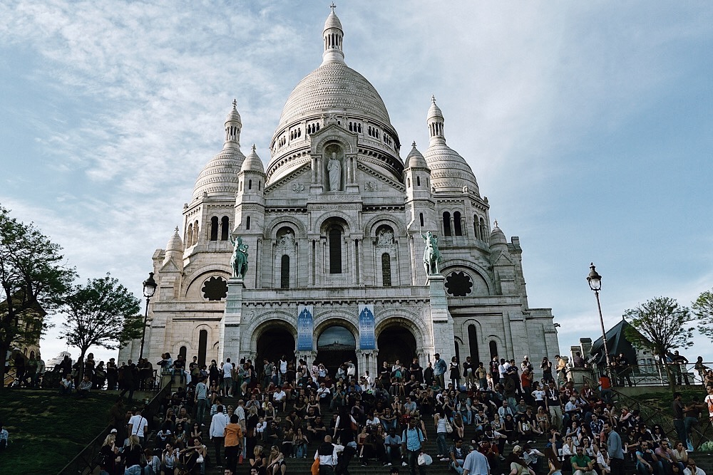 Montmartre: Semi-Private Guided Walking Tour