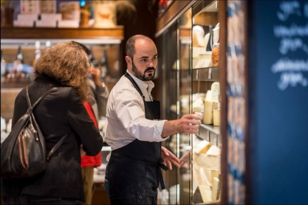 Paris Gourmet: Food Tour in South Montmartre