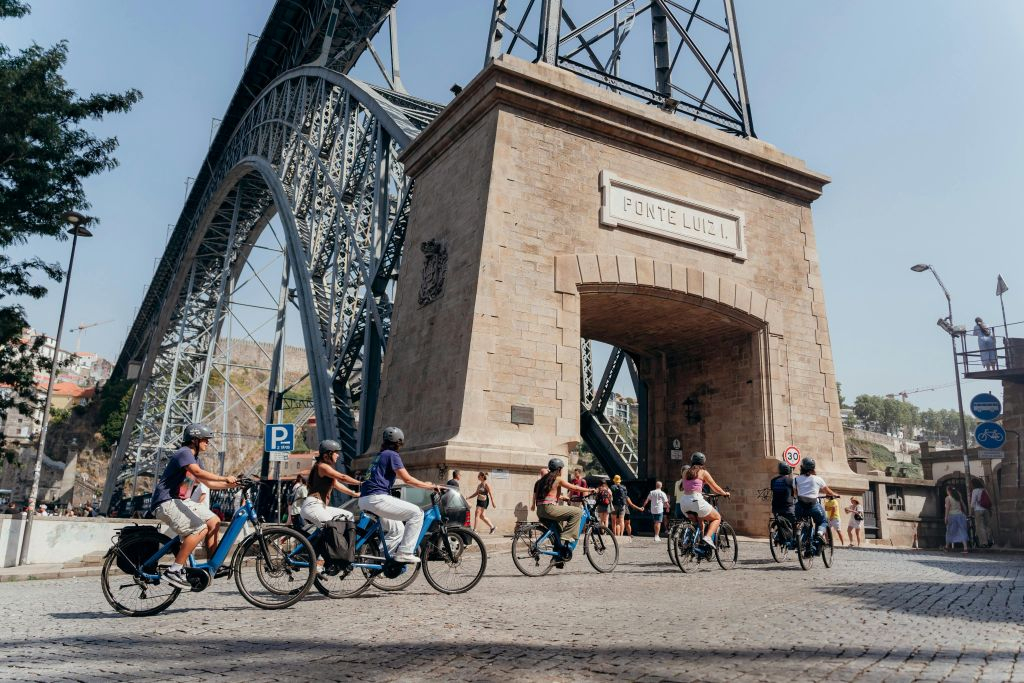 3-Hour Porto Highlights on an Electric Bike Guided Tour