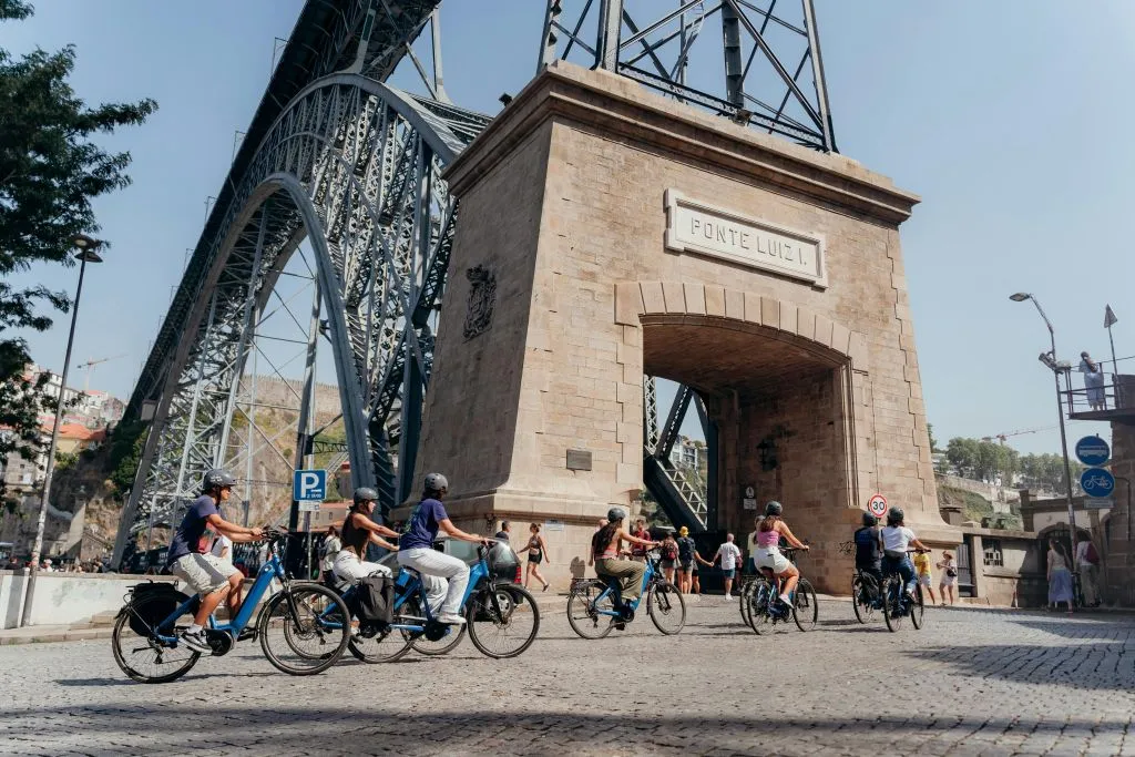 3-Hour Porto Highlights on an Electric Bike Guided Tour
