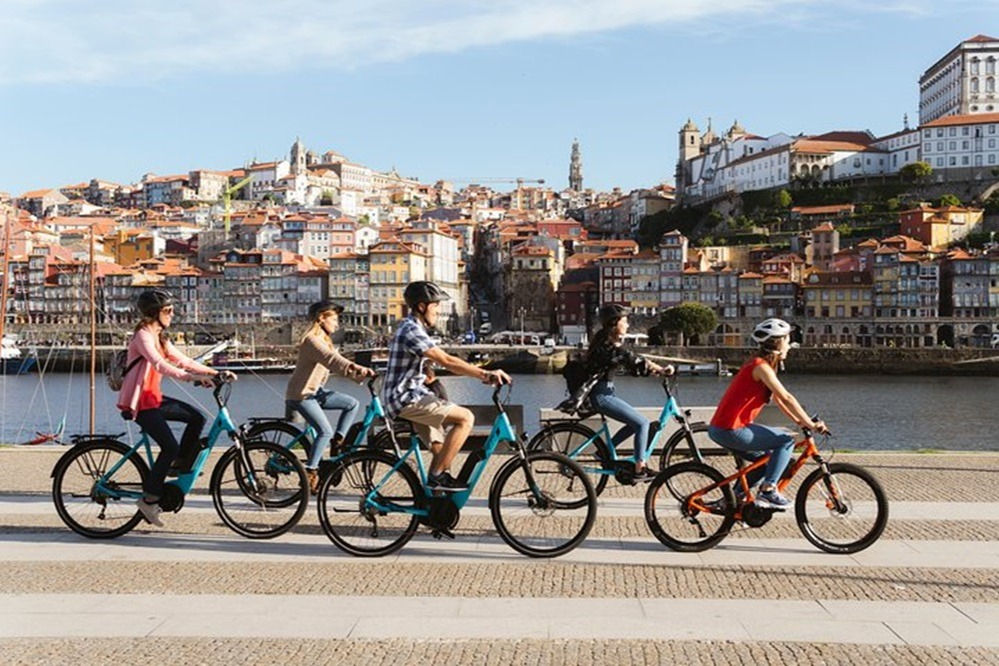 3-Hour Porto Highlights on an Electric Bike Guided Tour
