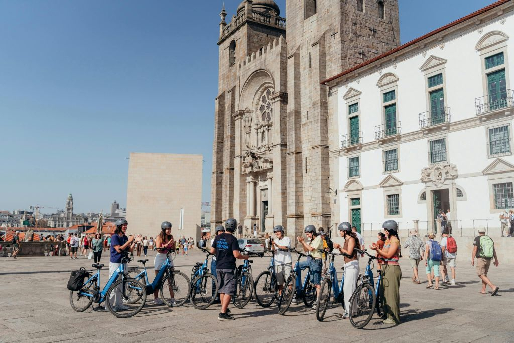 3-Hour Porto Highlights on an Electric Bike Guided Tour