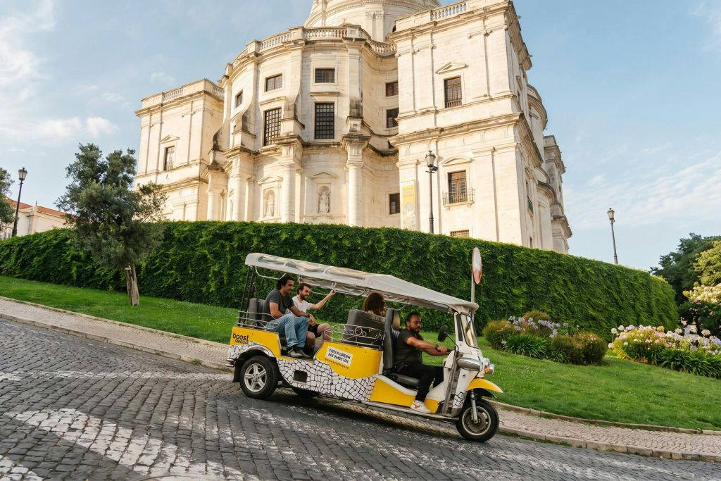 1.5-Hour Private Tuk Tuk Tour of Lisbon Old Town and City Center